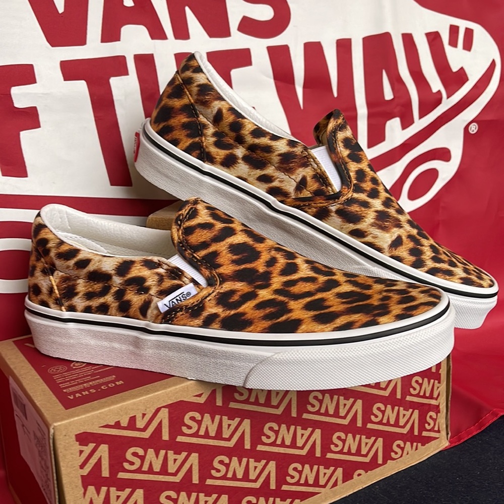 Vans Classic Slip-On
(Leopard) Black/Truewhite
VNOA5A08316
WMNS sneakers - Picture 7 of 16